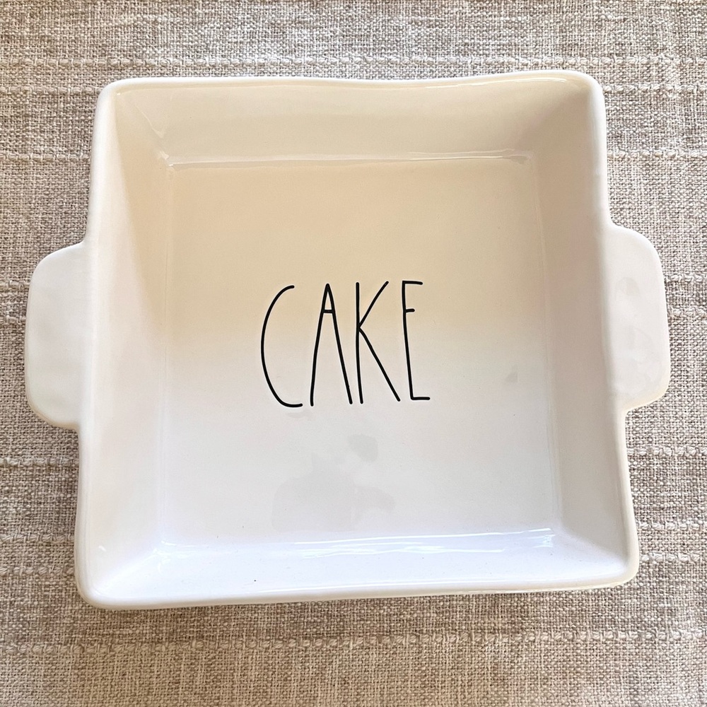 Rae Dunn Square Cake Pan